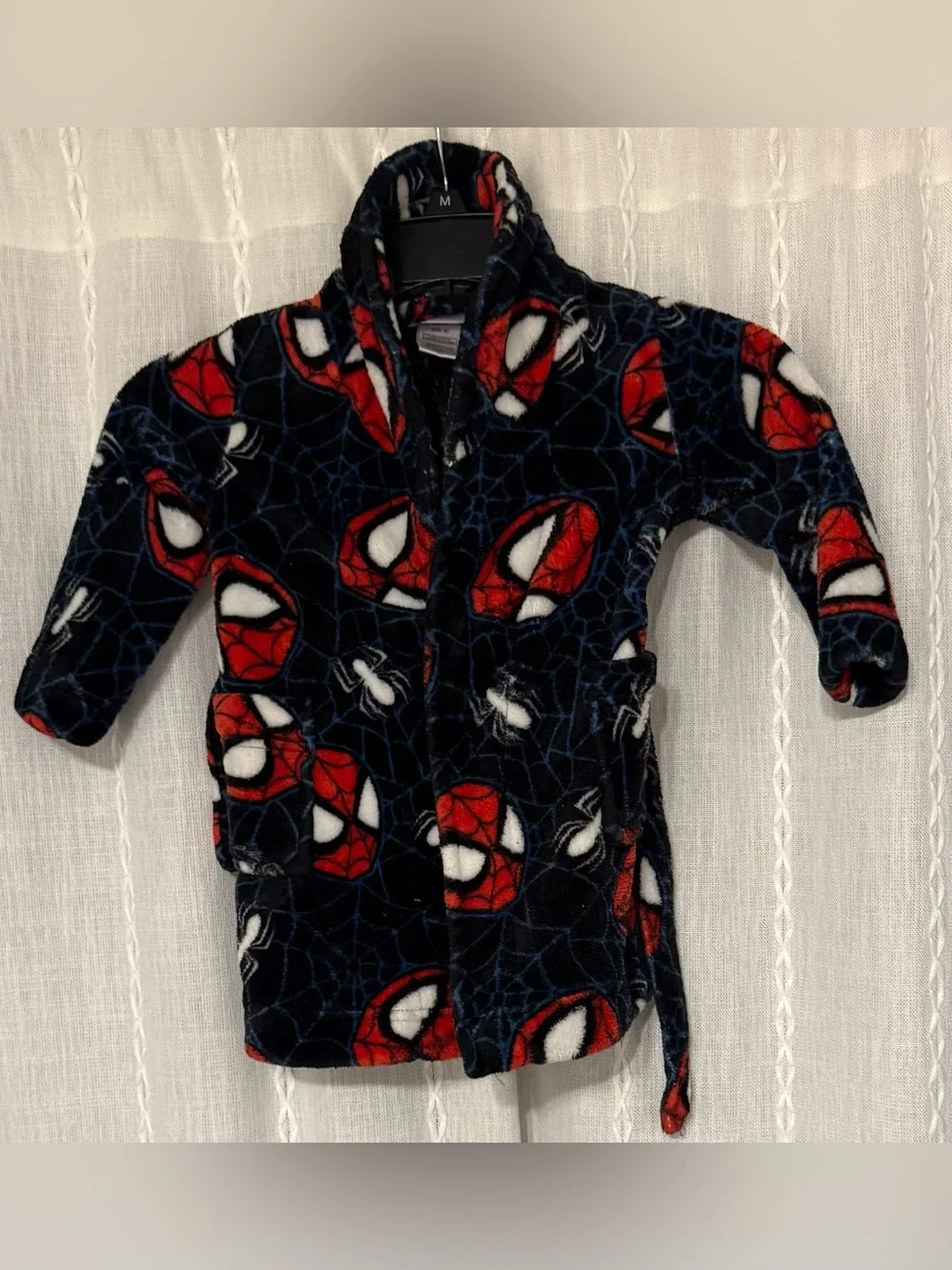 Spider-Man Robe by Marvel. Attached tie belt. Two pockets. Sz. 2T